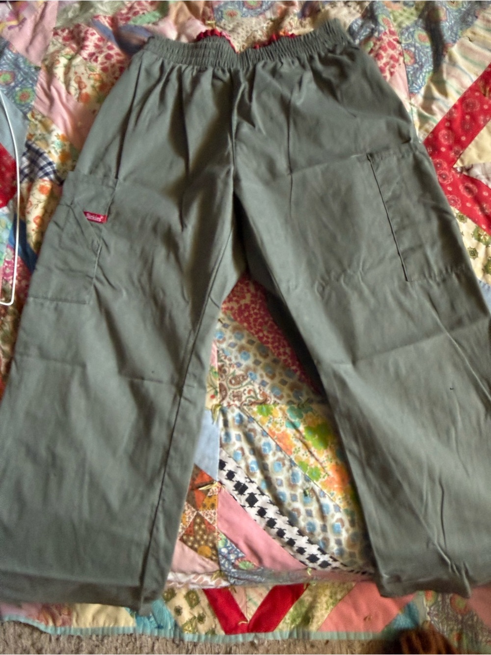 Dickies Scrub Pants in Olive